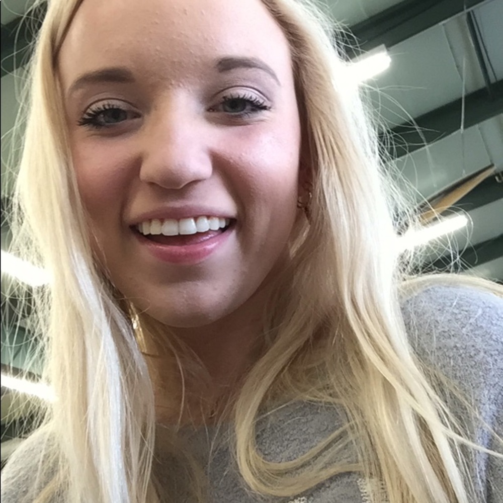 Meet your Posher, Macy